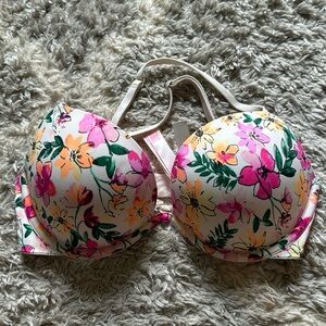 PINK Wear Everywhere Super Push-Up Bra